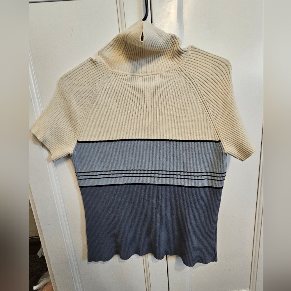 Cream And Blue Knit Mock Neck Top. Hillard And Hansen. Vintage.